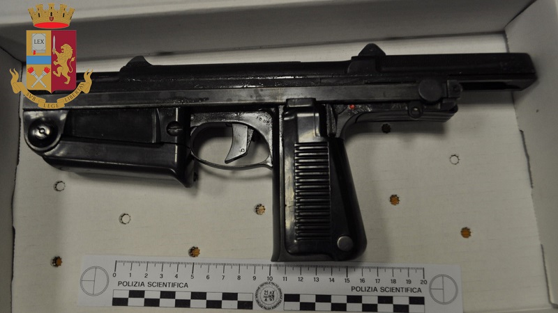 Armi da guerra e traffici di droga, arrestate otto persone