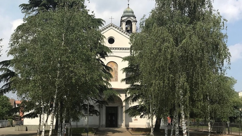Il piromane torna in chiesa e minaccia ancora di bruciare tutto