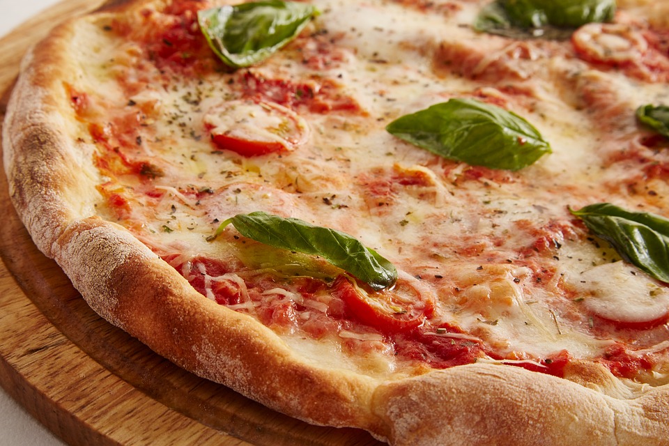 La pizza fa bene al nostro organismo, senza esagerare!