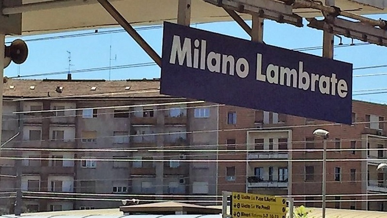 Ragazzo di 23 anni muore sotto il treno