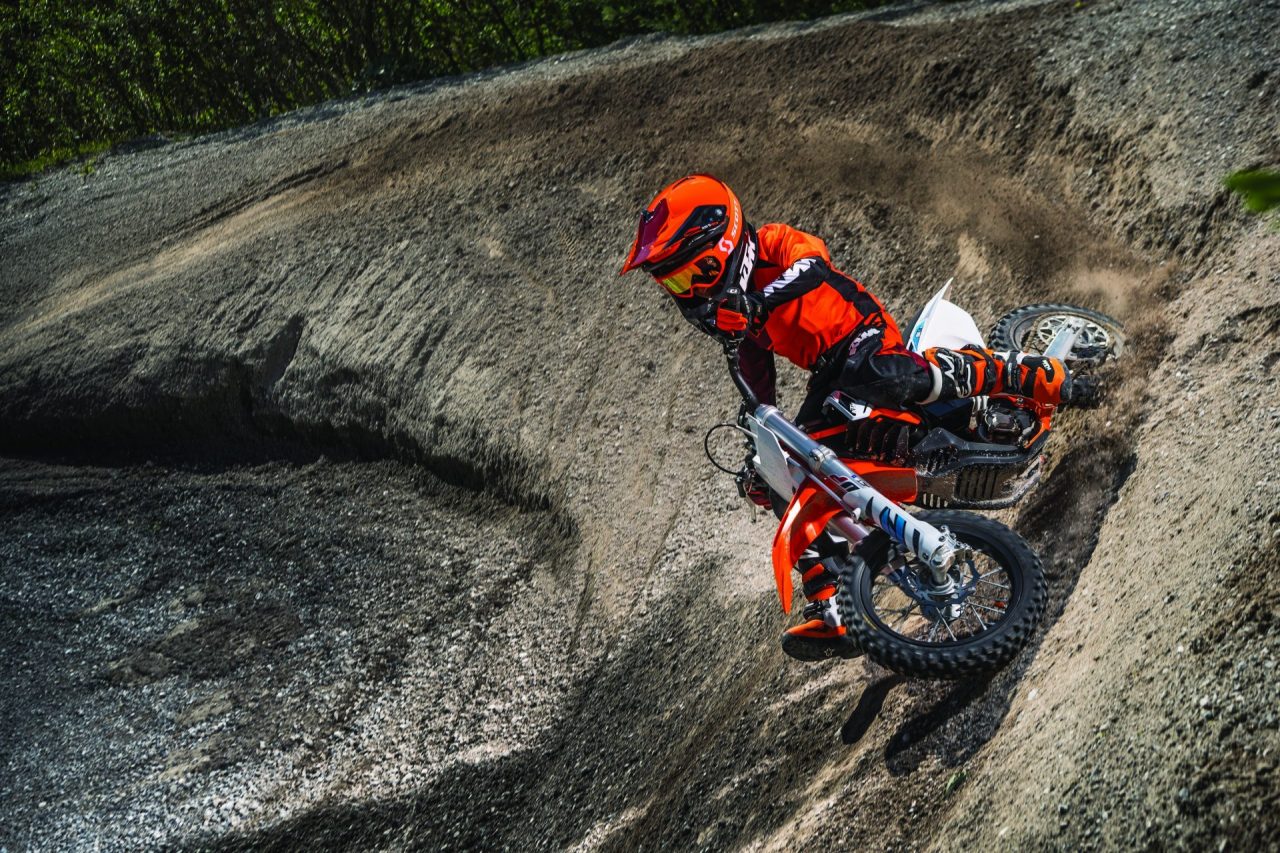 Arriva la minicross elettrica, ecco la KTM SX-E 5