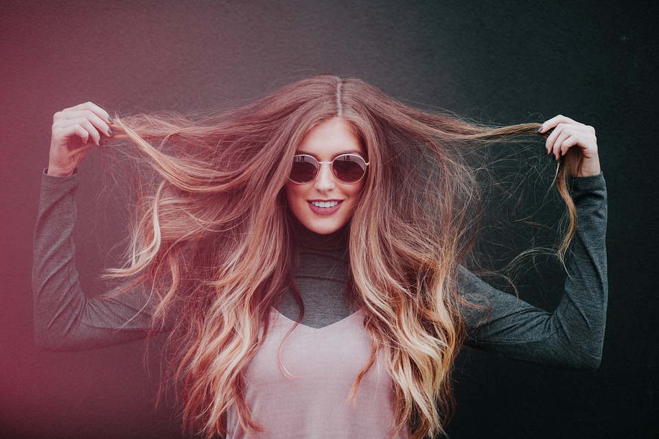 Curare i capelli dopo l’estate