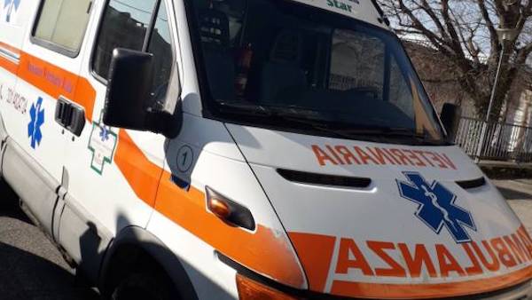 Incidente tra auto e moto a Corsico: un ferito