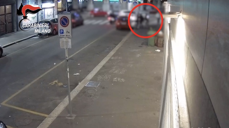 Sedicenne accoltellato dal papà di un amico: avevano fatto tardi VIDEO