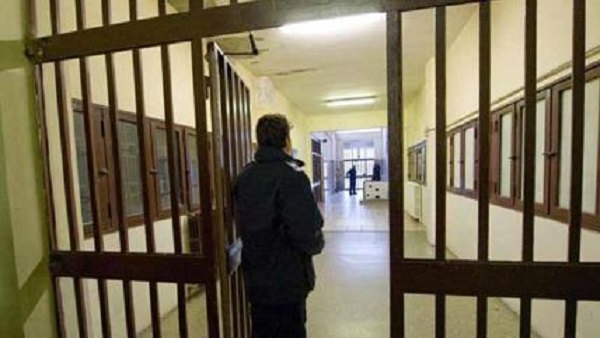 Agente preso in ostaggio e aggredito nel carcere di Opera: la denuncia dei sindacati