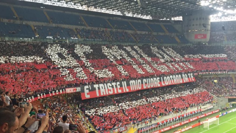Petardi durante il derby: indagati nove ultras del Milan