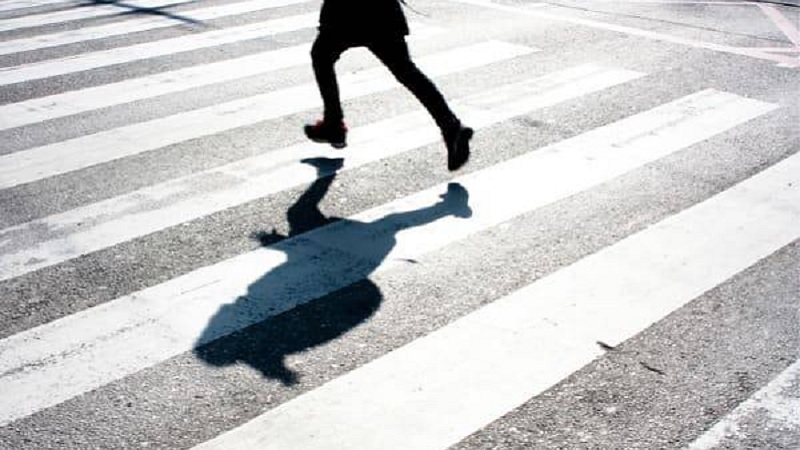 Investito mentre attraversa la strada: ferito bambino di 8 anni