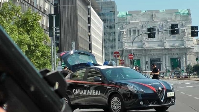 Piazza Duca d’Aosta: controlli straordinari dei carabinieri