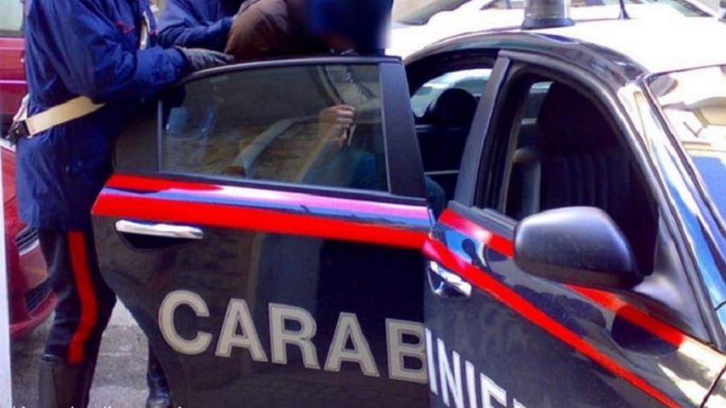 Rapinano una sala slot a Magenta: banda fermata dai carabinieri di Corsico