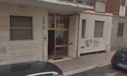 Costretta a prostituirsi nel finto centro massaggi a Rozzano