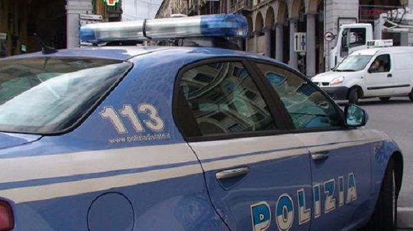 Droga e oltre 13mila euro in contanti nascosti in casa: arrestato spacciatore