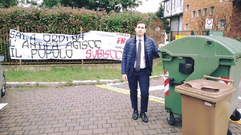 Incontro con Liliana Segre, Forza Nuova appende uno striscione davanti al Municipio 6