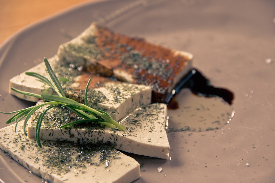 Crolla il consumo di tofu e seitan, cresce quello di carne vera