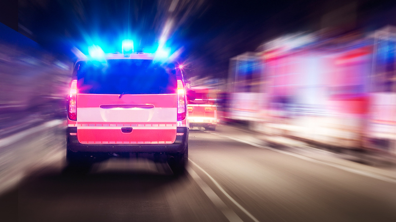 Caduta da moto, ragazzo di 21 anni in condizioni disperate