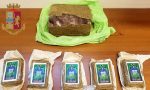 Scappa con pacco di hashish: arrestato