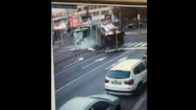 Scontro autobus Atm-camion Amsa, il guidatore: “Ho avuto un malore”