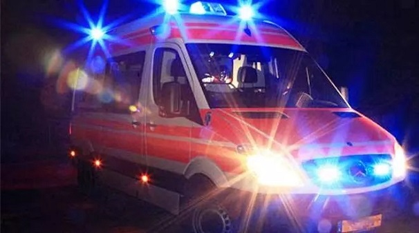Investita e trascinata per alcuni metri: ferita una donna di 46 anni
