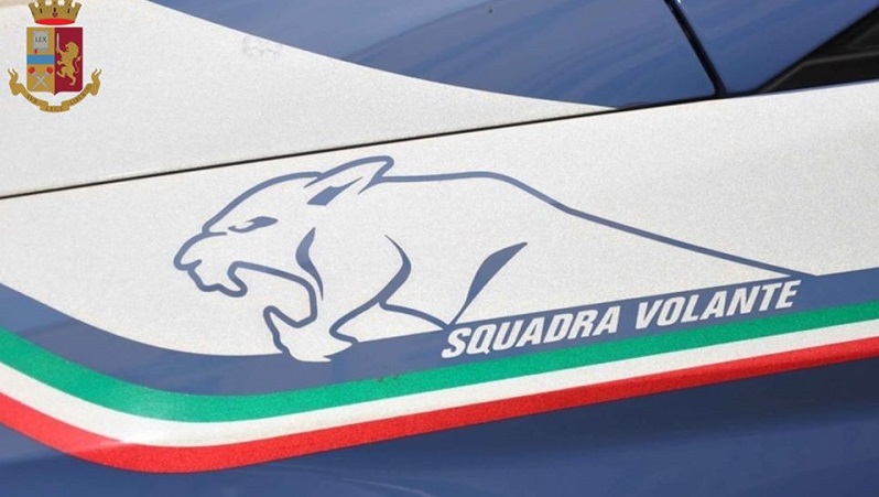 Padre e figlio spacciano droga in casa: arrestati
