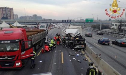 Chiusa Autostrada A4 per grave incidente: coinvolti mezzi pesanti FOTO