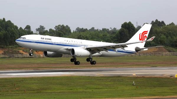Coronavirus, atterrati gli ultimi voli dalla Cina prima della chiusura del traffico aereo