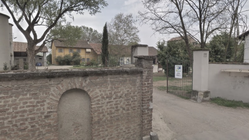 Omicidio in un cascinale: sul corpo dell’anziana segni di violenza