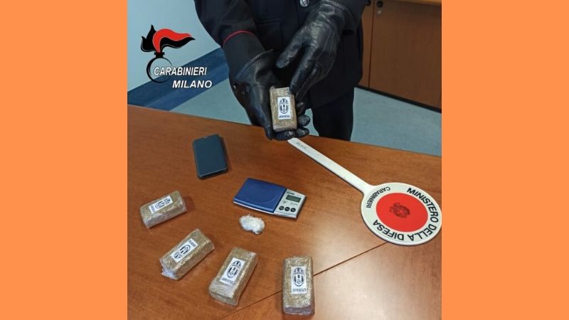 Spacciava hashish firmata Juventus, arrestato spacciatore tifoso