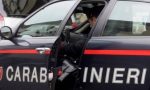 Spaccia cocaina fuori dal bar, arrestato uomo di 33 anni