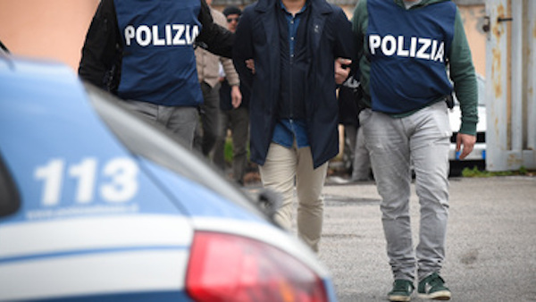 Spaccio e detenzione di droga: gli ultimi arresti della polizia