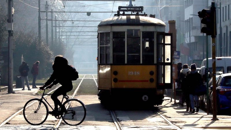 Tagli ai trasporti pubblici da Regione Lombardia: sindaci in rivolta
