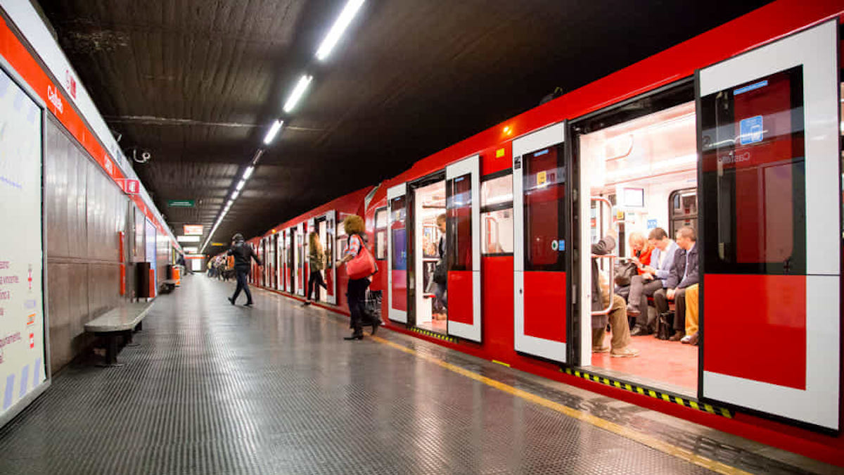 Tentato suicidio, metro con rallentamenti lungo la linea rossa