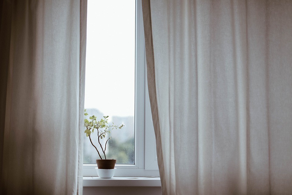 Tende da interni e da sole per vestire la casa
