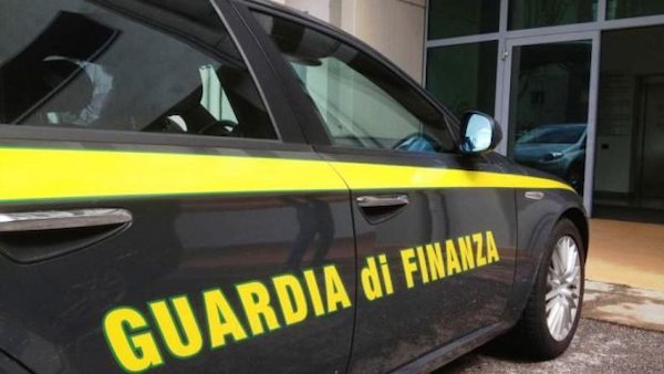‘ndrangheta | Frode fiscale, estorsione e usura: 18 arresti e 34 milioni sequestrati