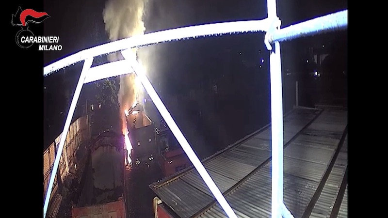 Attentati incendiari per estorcere denaro: “Sono un mafioso, prepara i soldi” VIDEO