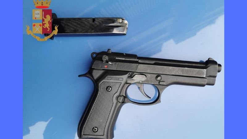 Ancora controlli in via Pichi: trovata una pistola nascosta in cantina