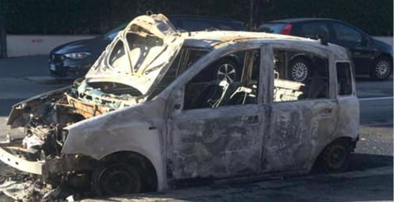 Bruciato mezzo della Croce Rossa. “In questo momento di emergenza, vergognatevi”