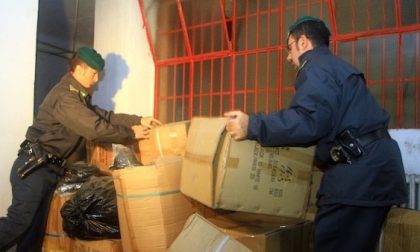 Dalla provincia di Napoli a Monza: 523mila prodotti di cartoleria tarocchi sequestrati