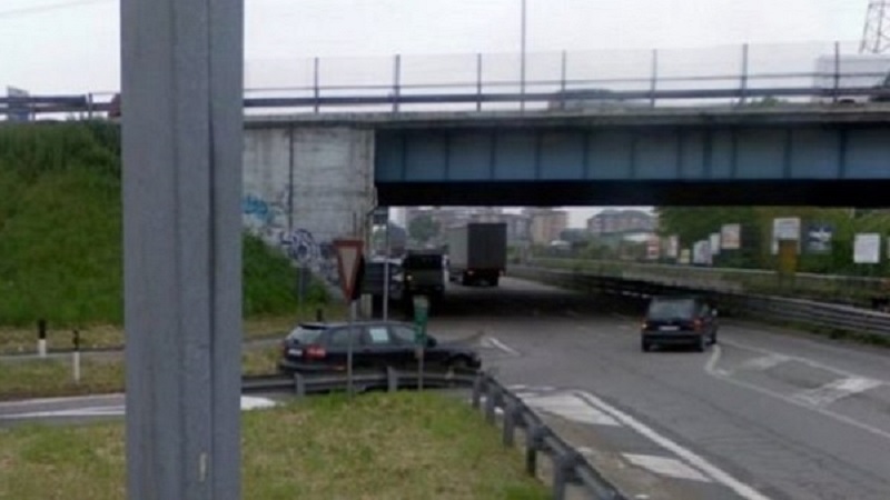 Svincolo killer, posizionati i nuovi lampioni a led nell’incrocio pericoloso