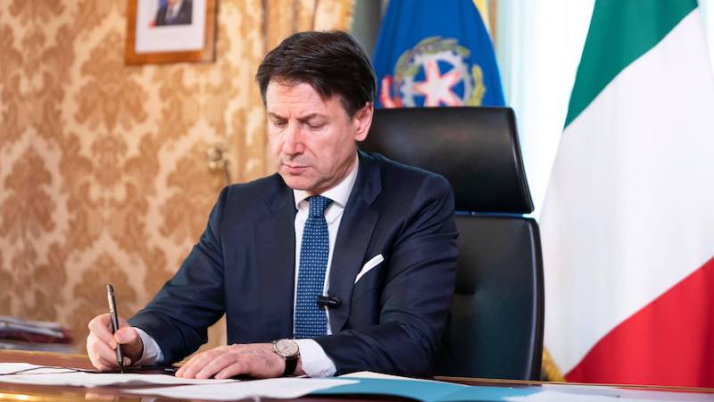 Coronavirus, Il Premier Giuseppe Conte: “Chiusi negozi e locali, garantiti servizi essenziali” VIDEO