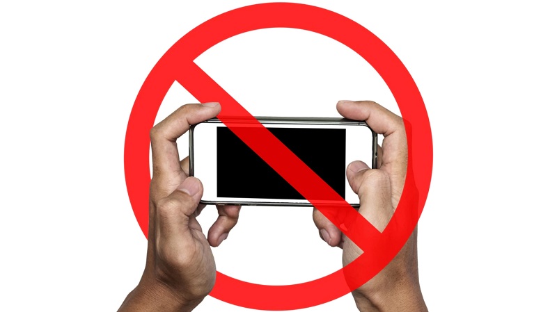 Frodi informatiche ed estorsioni: il Questore gli vieta l’uso di smartphone e tablet