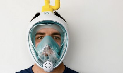 Maschera da snorkeling trasformata in dispositivo respiratorio di emergenza per gli ospedali