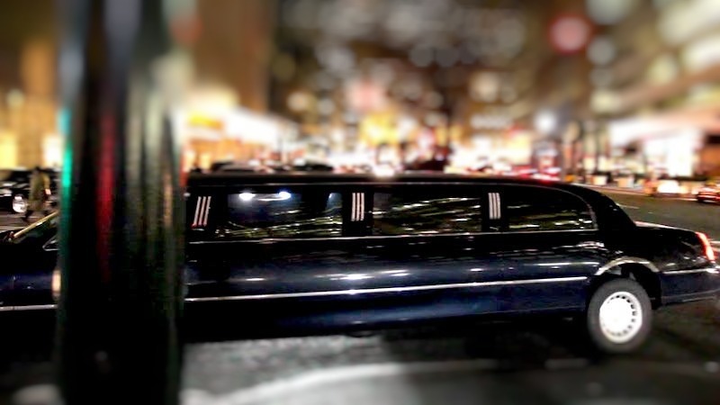Rapine, furti e sequestri, poi feste con limousine e champagne: arrestati VIDEO