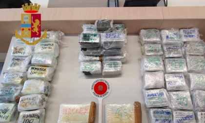 Cinquanta chili di droga nascosta sotto le scatole dei giocattoli: arrestato 45enne