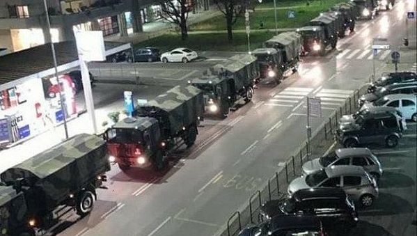Mezzi dell’esercito a Bergamo per portare le bare fuori regione VIDEO