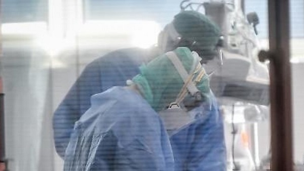 Famiglia decimata dal coronavirus: prima i figli, poi il padre e ora morta anche la madre