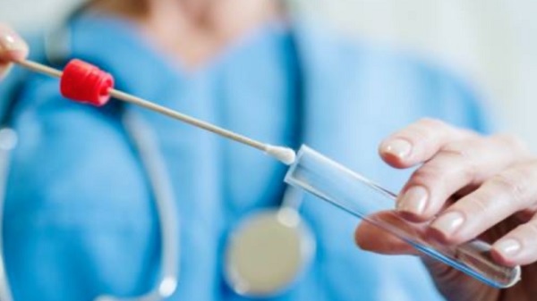 La lettera di 52 sindaci al presidente Fontana: “Tamponi a tutti i medici e personale sanitario”