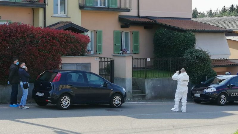 Coniugi trovati morti in casa: si indaga su omicidio-suicidio