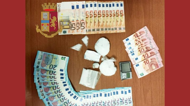 In casa con 120 grammi di shaboo: arrestato spacciatore