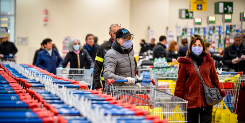 L’appello dei sindacati: “Lavoratori dei supermercati a casa a Pasqua e Pasquetta”