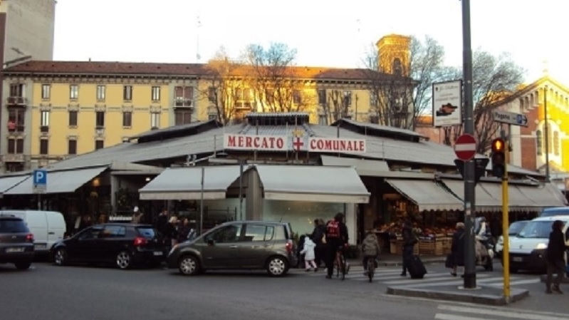 Regione Lombardia corregge ordinanza: sì a mercati coperti, distributori automatici e vendita online e a domicilio