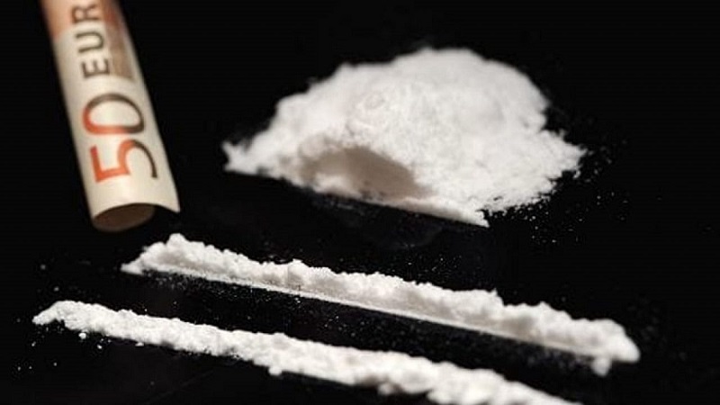 Spaccia cocaina a 83 anni: arrestato dalla polizia